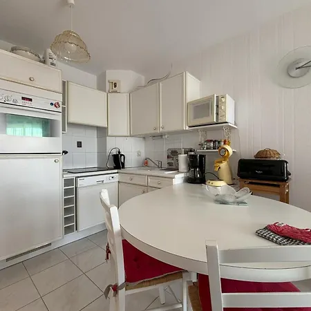 Calme Avec Piscine A La Chaume - Fr-1-197-154