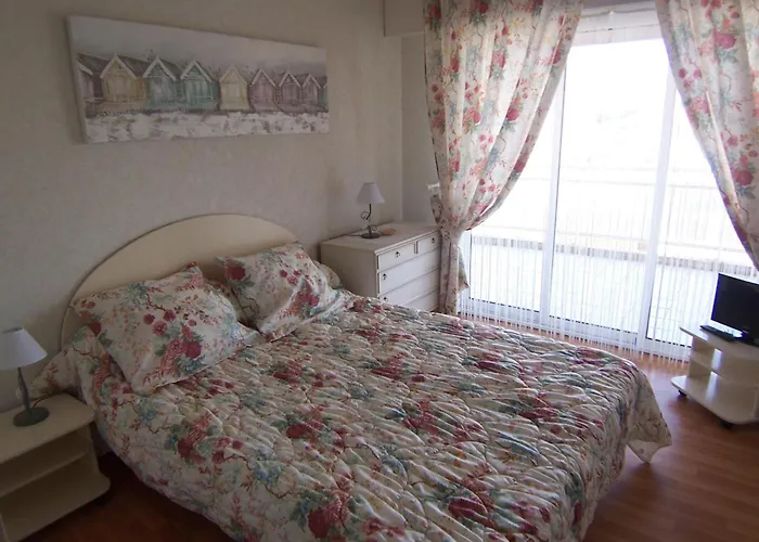 Calme Avec Piscine A La Chaume - Fr-1-197-154 Les Sables-dʼOlonne