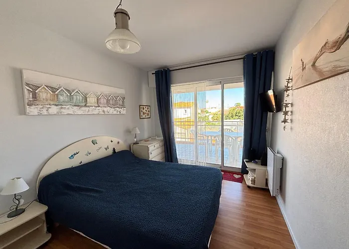 Calme Avec Piscine A La Chaume - Fr-1-197-154